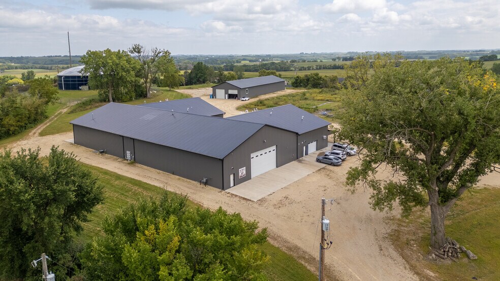 More Photos Of 514 E 9th St, Zumbrota Industrial For Lease