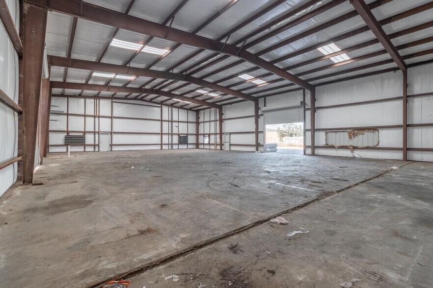 More Photos Of 7904 Irvington Blvd, Houston Warehouse For Sale