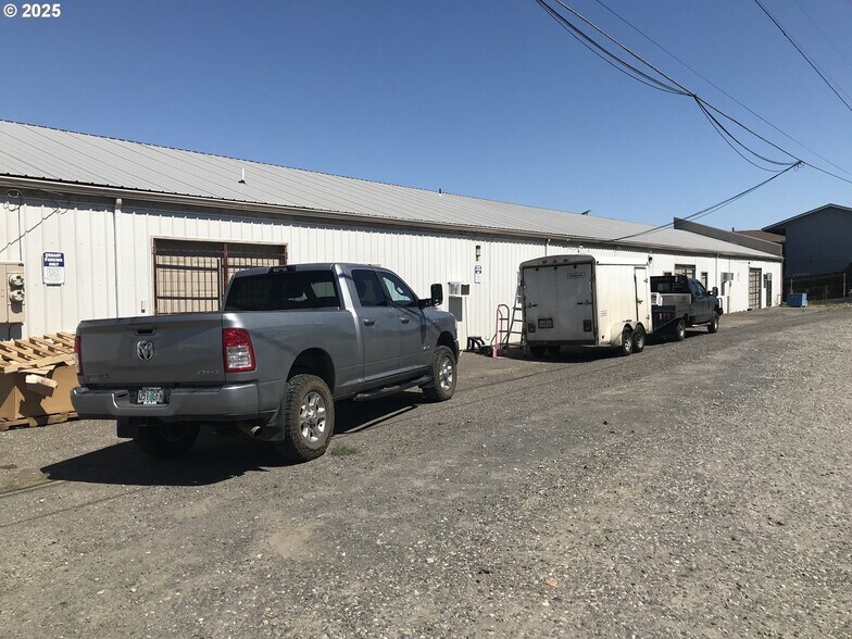 More Photos Of 1300 6th St, Umatilla Storefront Retail Office For Sale