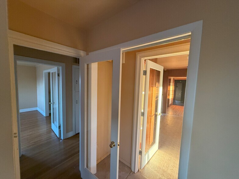 More Photos Of 9708 Highway 71 S, Fort Smith Office For Sale