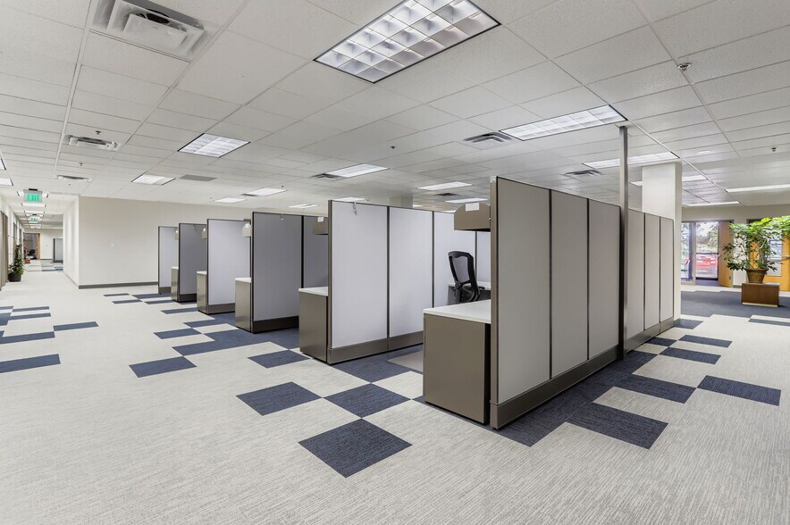 More Photos Of 7420 E Dry Creek Pky, Longmont Office For Lease