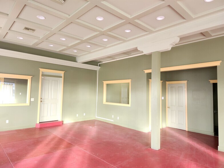 More Photos Of 800-810 W 9th St, San Pedro Office For Sale