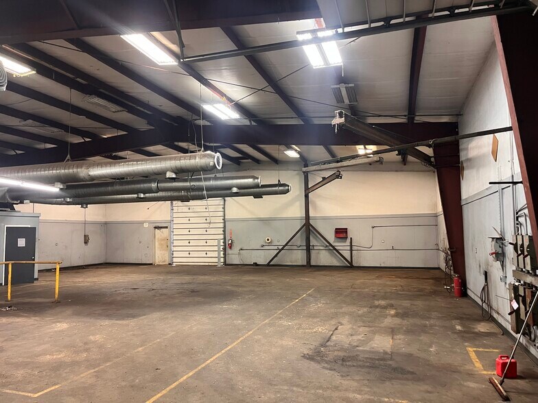 More Photos Of 626 N 16th St, La Porte Warehouse For Sale