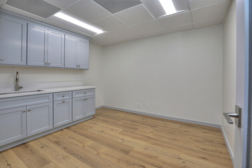 More Photos Of 115 S La Cumbre Ln, Santa Barbara Office For Lease