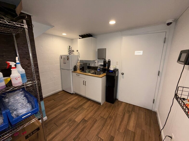 More Photos Of 142 18th St, Brooklyn Industrial For Lease