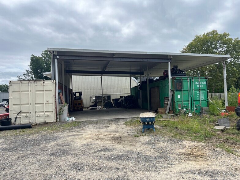 More Photos Of 168 Red Lion Rd, Southampton Light Manufacturing For Lease