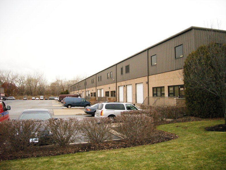 More Photos Of 211 Gates Rd, Little Ferry Flex For Lease