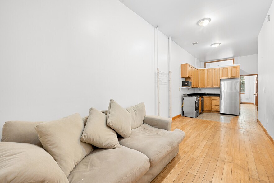 More Photos Of 196 Nassau Ave, Brooklyn Apartments For Sale