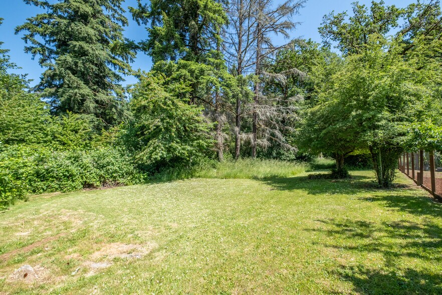 More Photos Of 4901 US-20, Sweet Home Land For Sale