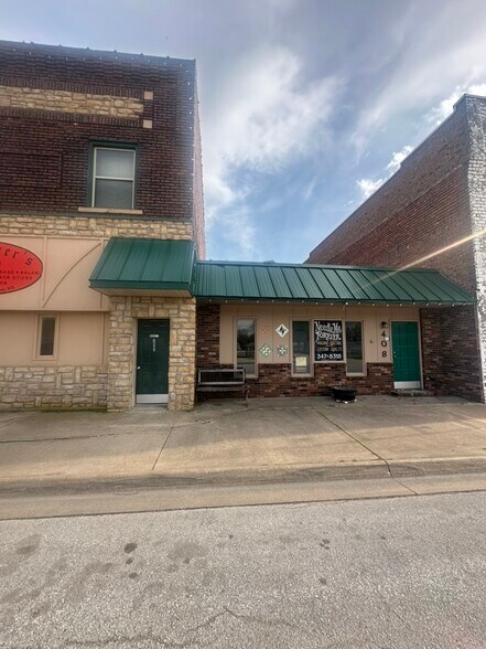 More Photos Of 418 E Washington St, Arma Storefront Retail Residential For Sale