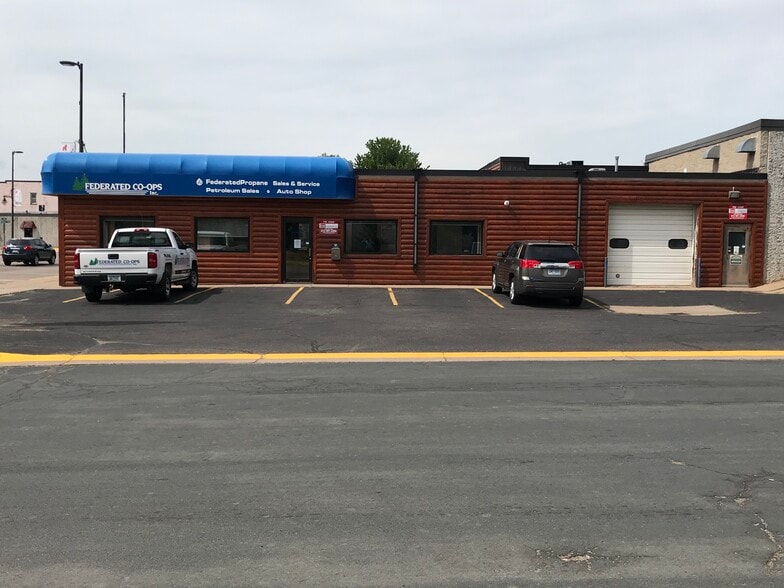 Primary Photo Of 206 Union St S, Mora Freestanding For Lease