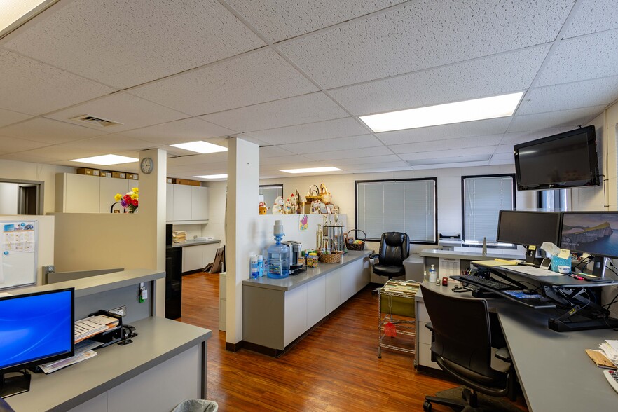 More Photos Of 99-1392 Koaha Pl, Honolulu Warehouse For Sale