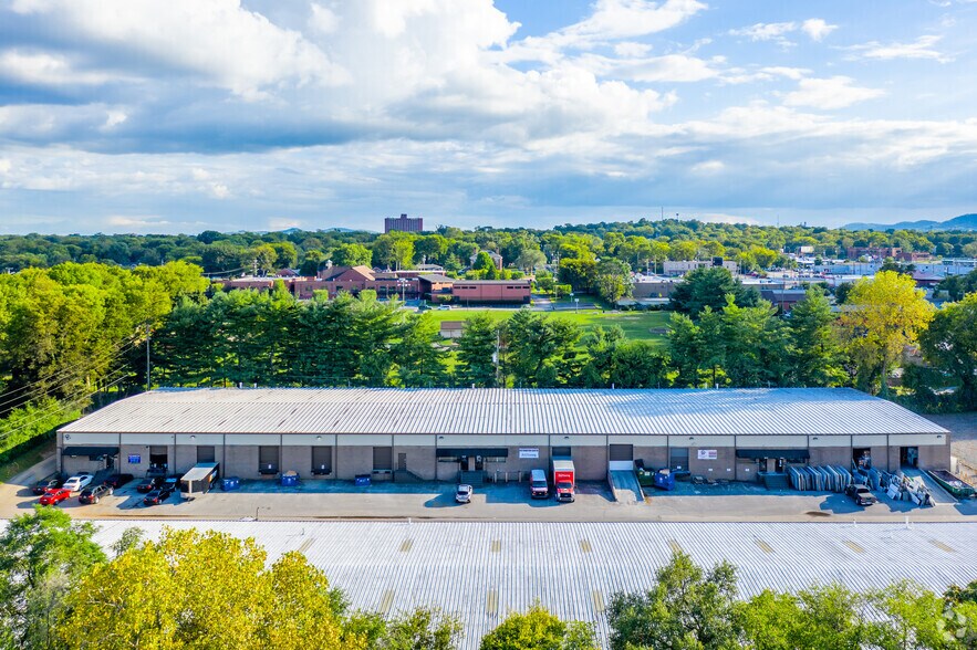 More Photos Of 2832 Logan St, Nashville Warehouse For Lease