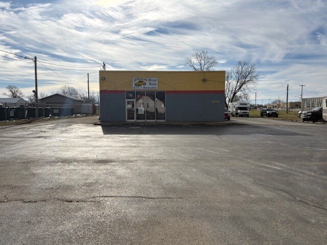 More Photos Of 1290 W Main St, Wilmington Auto Repair For Sale