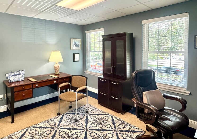 More Photos Of 3830 Williamsburg Park Blvd, Jacksonville Medical For Sale