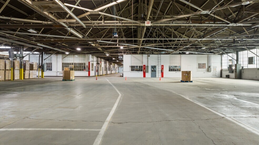 More Photos Of 16123 Armour St NE, Alliance Warehouse For Lease