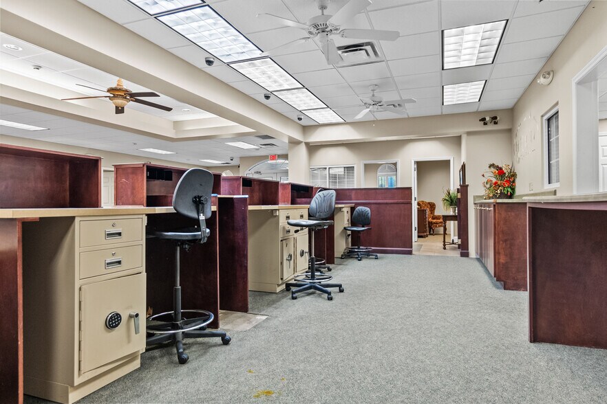 More Photos Of 239 Cedric St, Leesburg Office For Sale