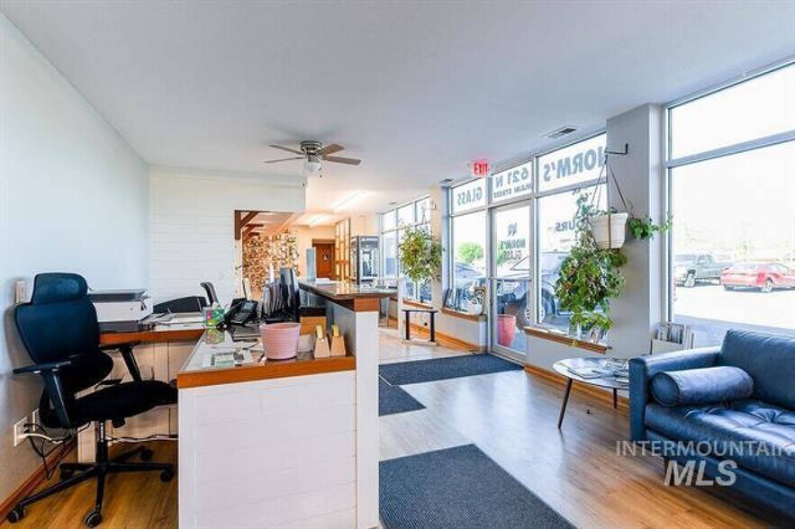 More Photos Of 603 & 621 N Main St, Moscow Distribution For Sale