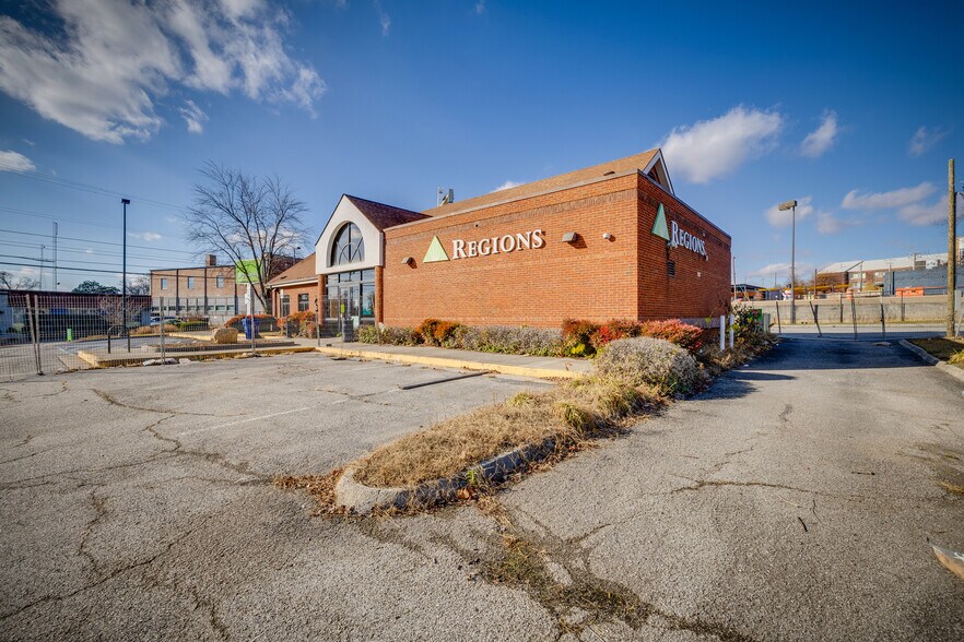More Photos Of 707 N Broadway St, Knoxville Office For Lease