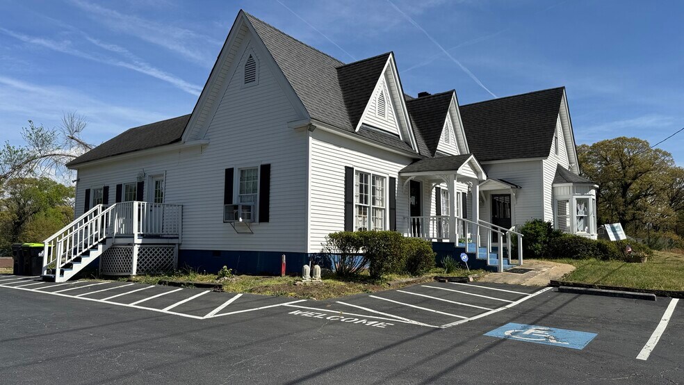 More Photos Of 6720 S Sweetwater Rd, Lithia Springs Office For Sale