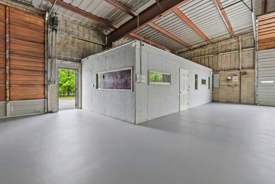 More Photos Of 213 Whitsett Rd, Nashville Warehouse For Sale