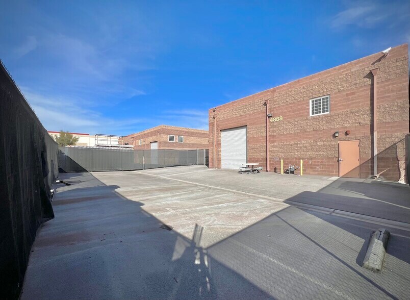 More Photos Of 4888 Cecile Ave, Las Vegas Warehouse For Lease