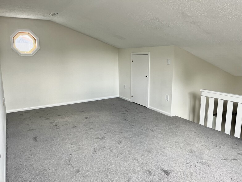 More Photos Of 1500-1508 Lincoln Way, McKeesport Storefront Retail Residential For Sale