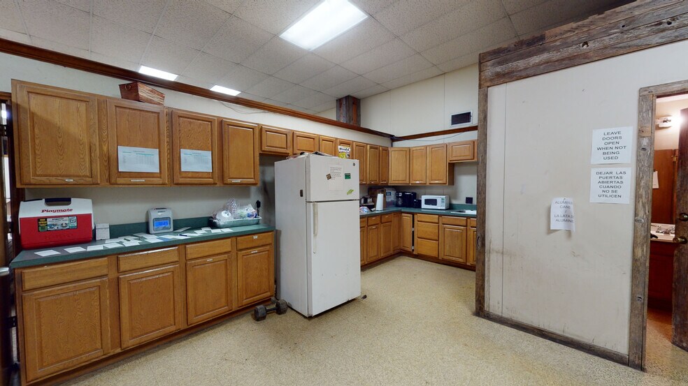 More Photos Of 9513 Brown Ln, Austin Warehouse For Sale