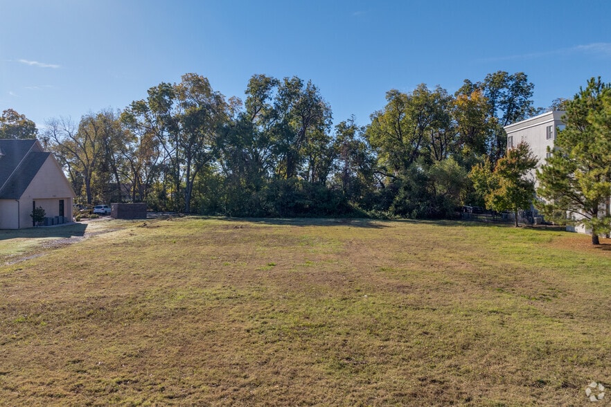 More Photos Of 2722 E 93rd St, Tulsa Land For Sale