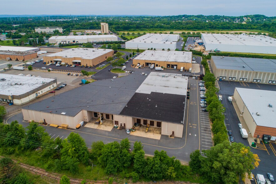 More Photos Of 300 McGaw Dr, Edison Warehouse For Sale