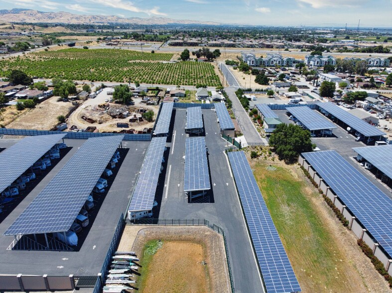 More Photos Of 5220 Neroly Rd, Oakley Self Storage For Lease