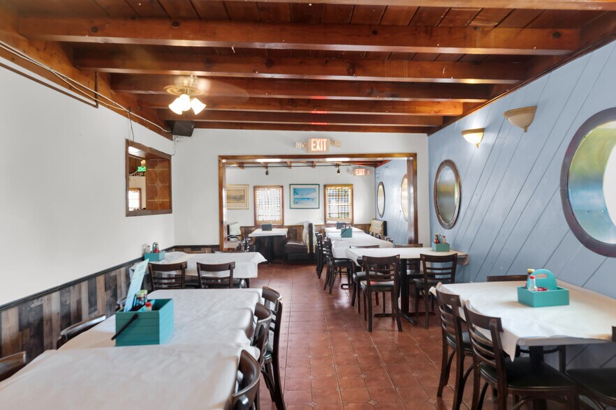 More Photos Of 81901 Overseas Hwy, Islamorada Restaurant For Sale
