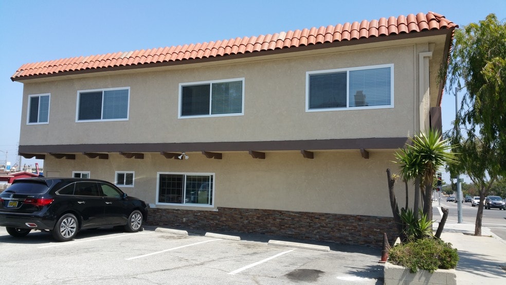 More Photos Of 2706-2708 Artesia Blvd, Redondo Beach Storefront Retail Office For Sale