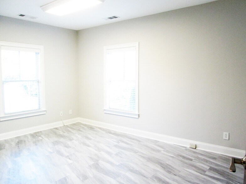 More Photos Of 5400 Laurel Springs Pky, Suwanee Office For Sale