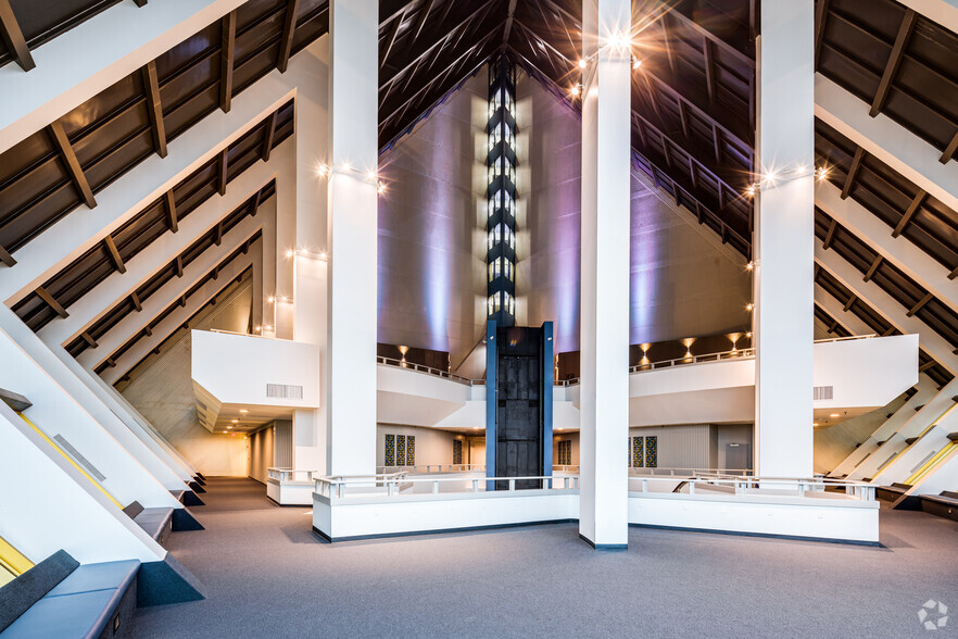 More Photos Of 2408-2488 E 81st St, Tulsa Medical For Lease