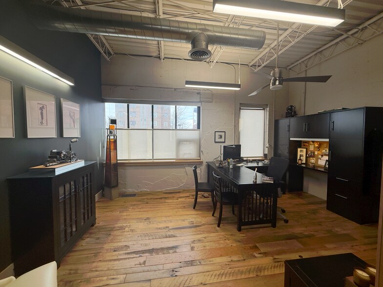 More Photos Of 1317 N Pennsylvania St, Indianapolis Office For Sale