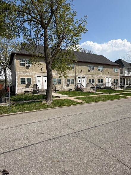 More Photos Of 1137 26th St, Des Moines Apartments For Sale