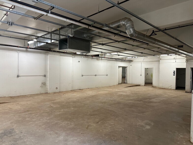 More Photos Of 8316 N Albina Ave, Portland Manufacturing For Sale