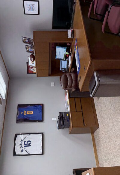 More Photos Of 2201 W 25th St, Lawrence Office For Sale