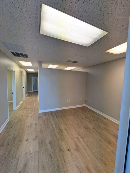 More Photos Of 10021 Park Cedar Dr, Charlotte Medical For Lease