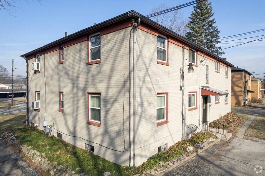 More Photos Of 2644 Whiteway Rd, Toledo Apartments For Sale