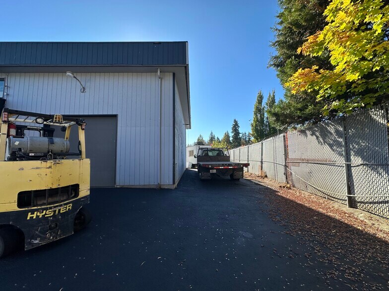 More Photos Of 5722 112th St E, Puyallup Manufacturing For Sale