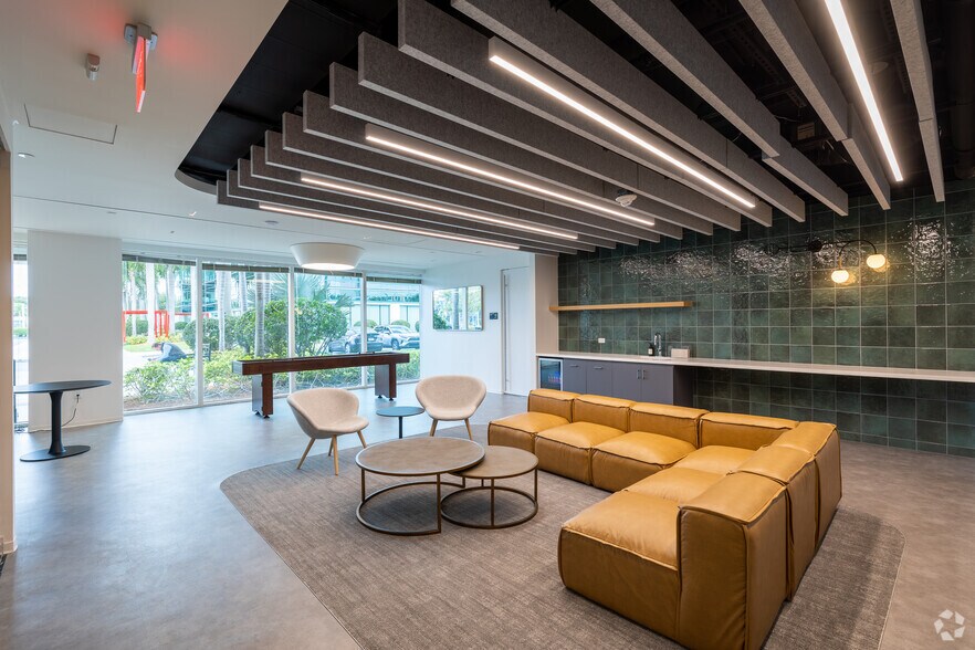 More Photos Of 500 W Cypress Creek Rd, Fort Lauderdale Office For Lease