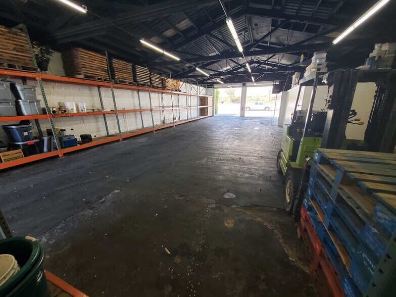 More Photos Of 14165 Market St, Walnut Grove Showroom For Sale