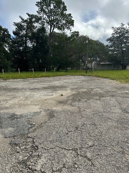 More Photos Of 6023 Kingsley Lake Dr, Starke Service Station For Sale