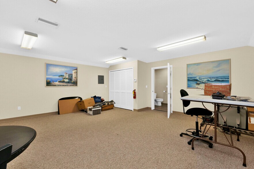 More Photos Of 493 Barger Dr, Port Charlotte Office For Lease