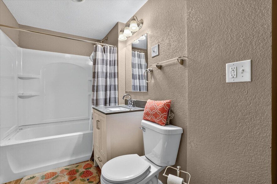 More Photos Of 12425 Antioch Rd, Trevor Freestanding For Sale