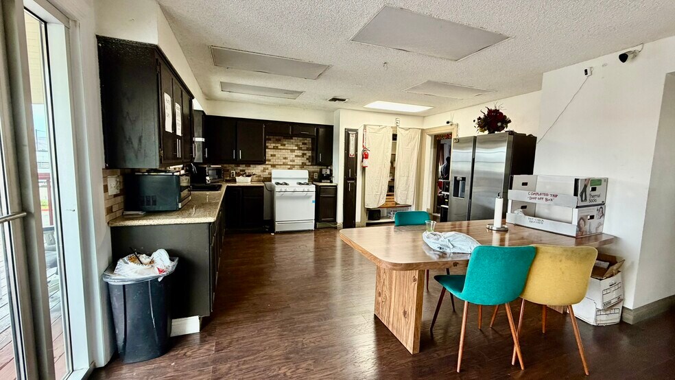 More Photos Of 11101 Calabash Ave, Fontana Truck Terminal For Sale