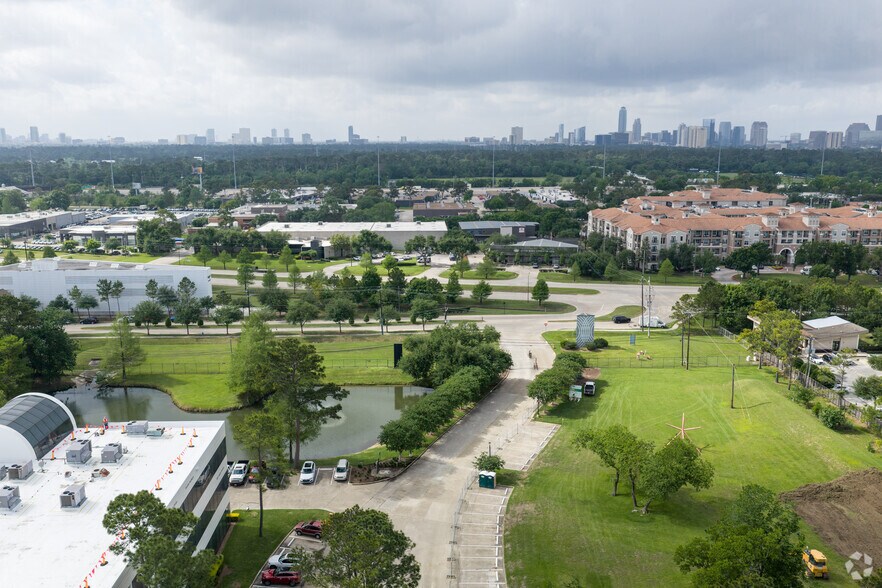 More Photos Of 7022 Old Katy Rd, Houston Showroom For Sale