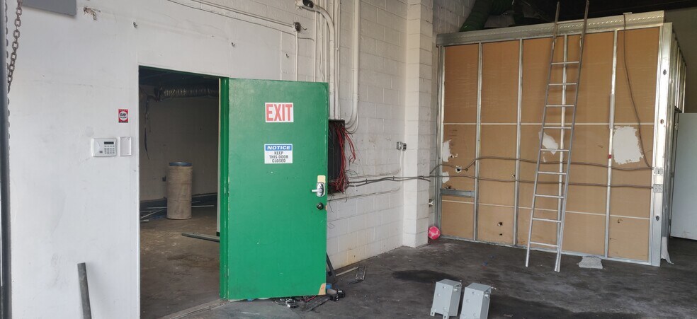 More Photos Of 435 23rd Ave, Oakland Warehouse For Lease